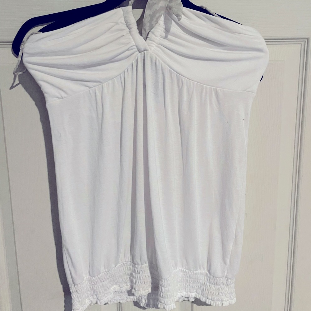Medium, White